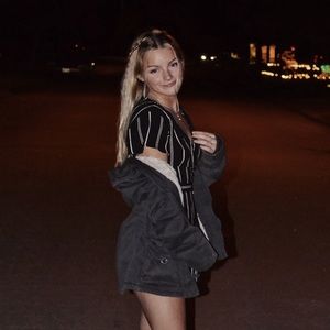 Meet your Posher, Casandra